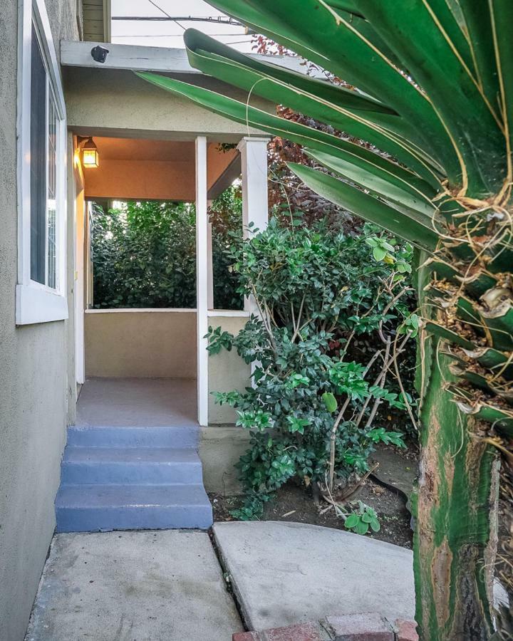 Stylish 2 Bed & 2 Bath At The Heart Of Hollywood With Free Parking - One Car Only Apartment Los Angeles Exterior photo